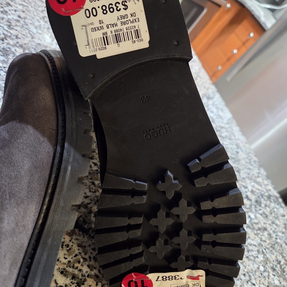 HUGO Men's Brown Suede Boots - Picture 7 of 8